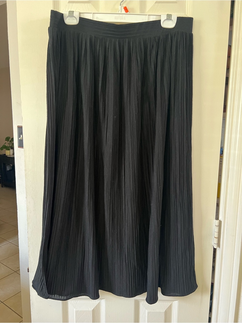 LOFT Black Pleated Maxi Skirt L